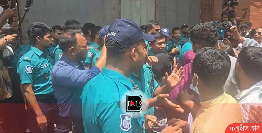 জুলাই শহীদ পরিবার ও আহতদের সচিবালয়ের সামনে অবস্থান কর্মসূচি