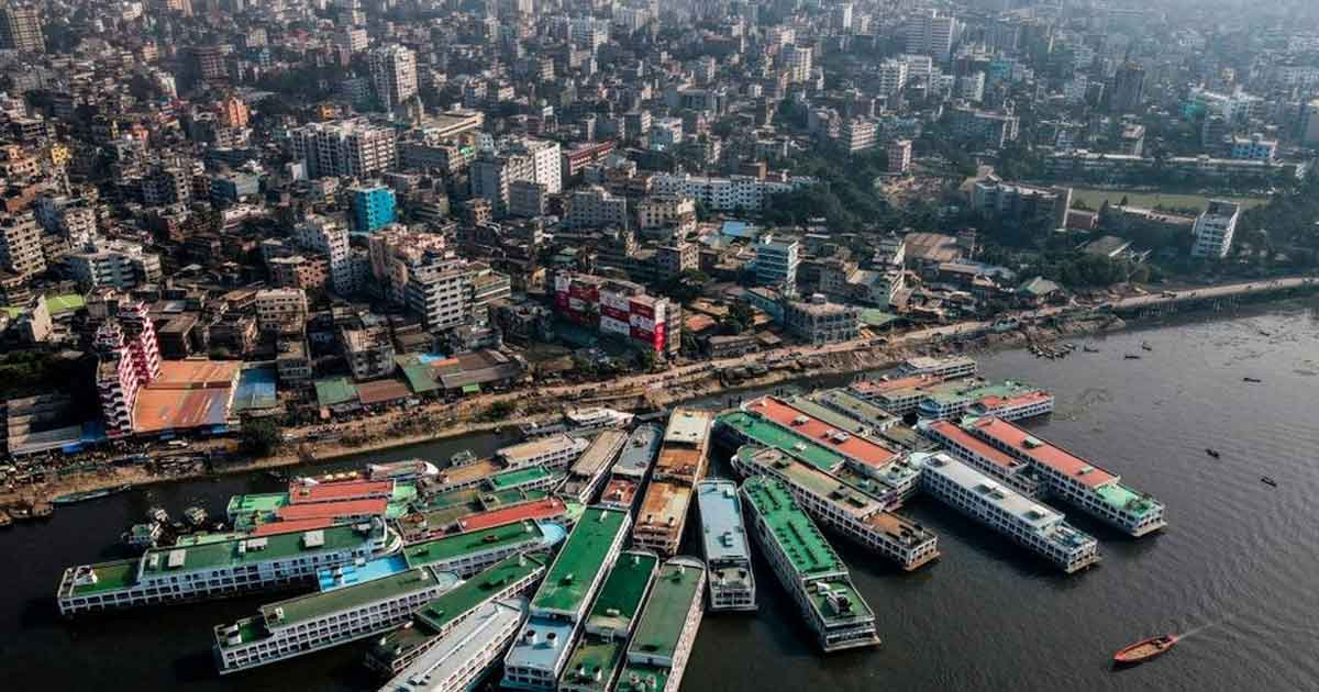 বাংলাদেশের অর্থনীতি বড় ধাক্কায়: বিনিয়োগে স্থবিরতা, প্রবৃদ্ধিতে মন্দা ও ব্যাংক খাতে সংকট