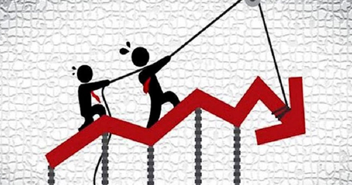 বাংলাদেশের অর্থনীতি বিপর্যয়ের মুখে: মূল্যস্ফীতি ও বেকারত্বে বিপাকে সাধারণ মানুষ